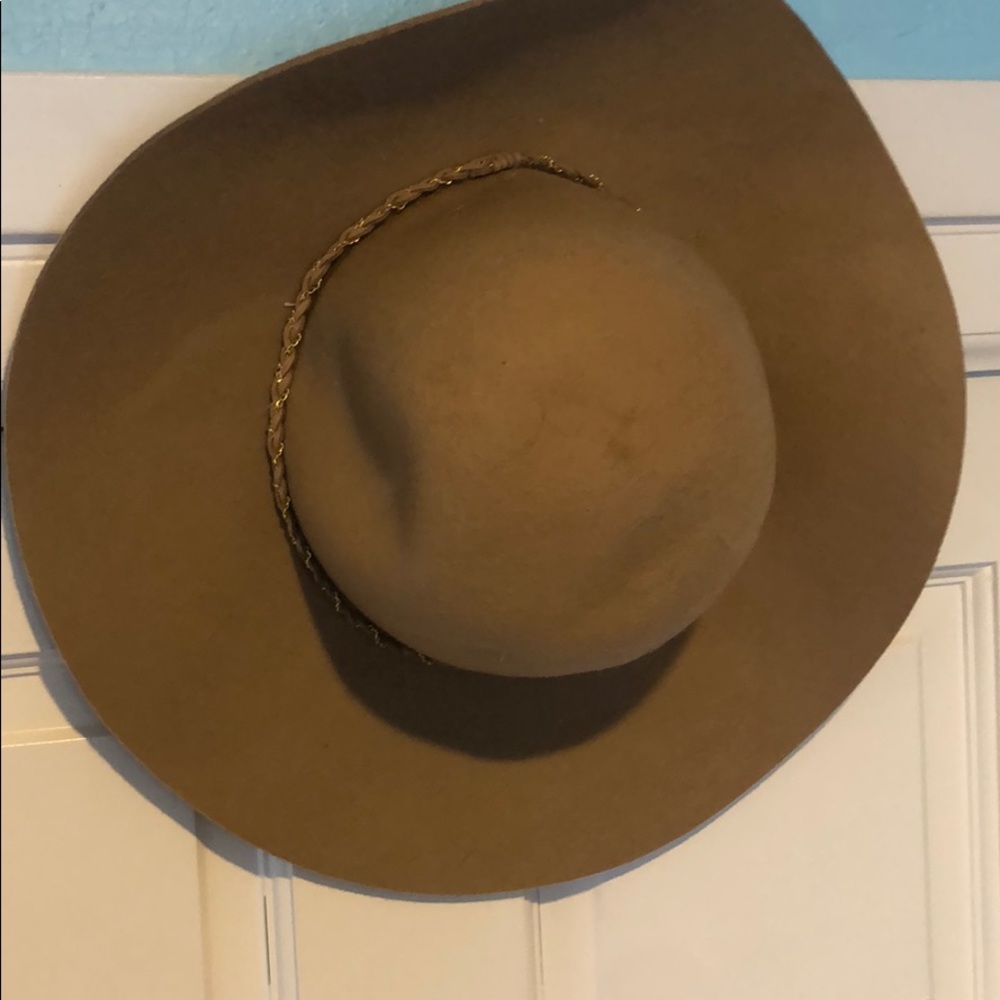 floppy hat